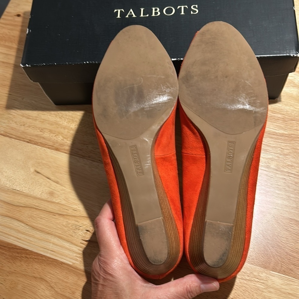 Talbots ladies wedge dress shoes size 9.5. Orange suede. Preowned good condition - Picture 10 of 16